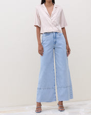 Calça Wide Recorte na Barra Jeans - Azul Claro