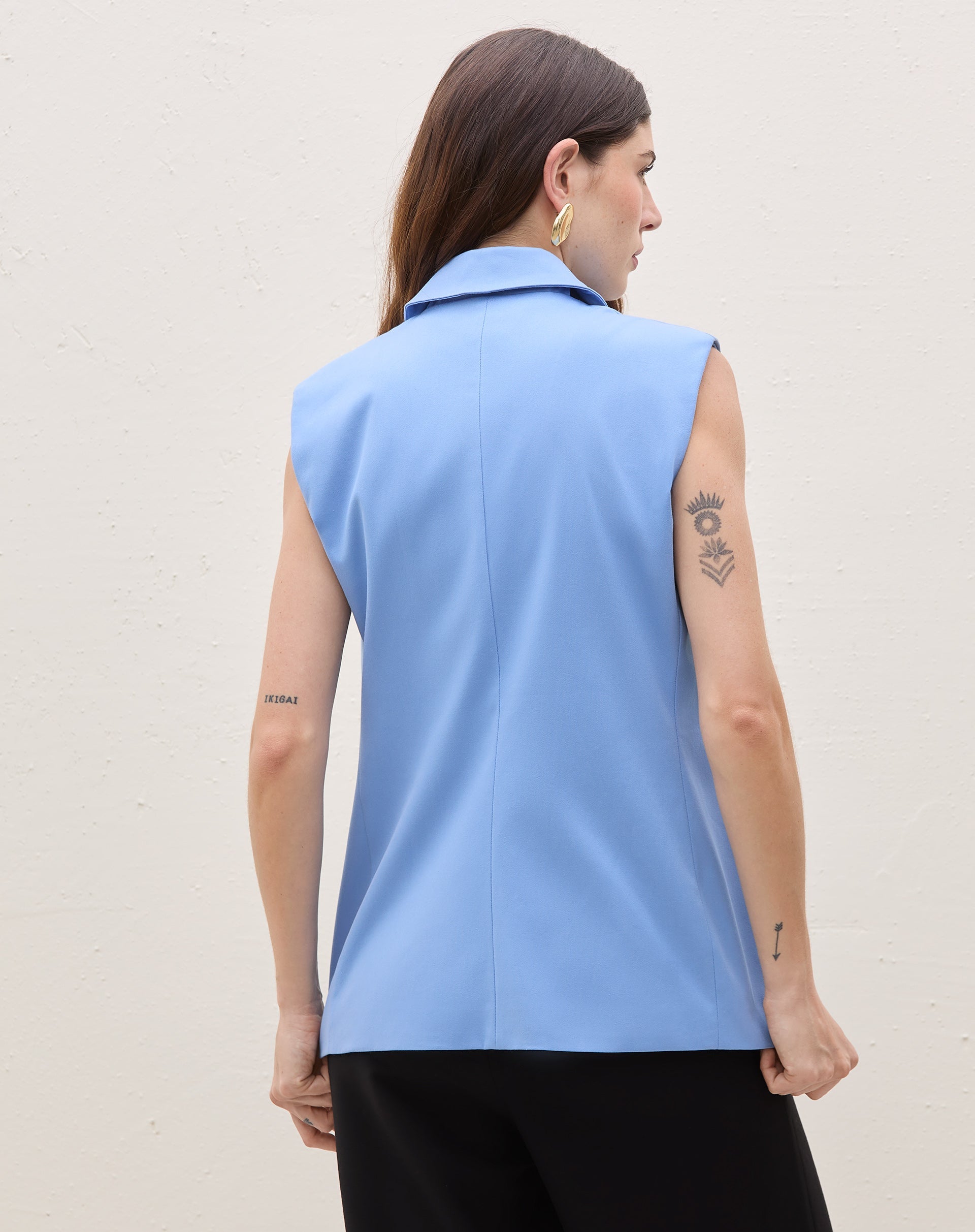 51225690_0476_blazer-azul-medio_3_c92c2ae4-2976-4b02-b52e-da89503fcb03.jpg