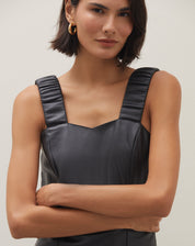 Vestido Curto Alça Franzida de Pu - Preto