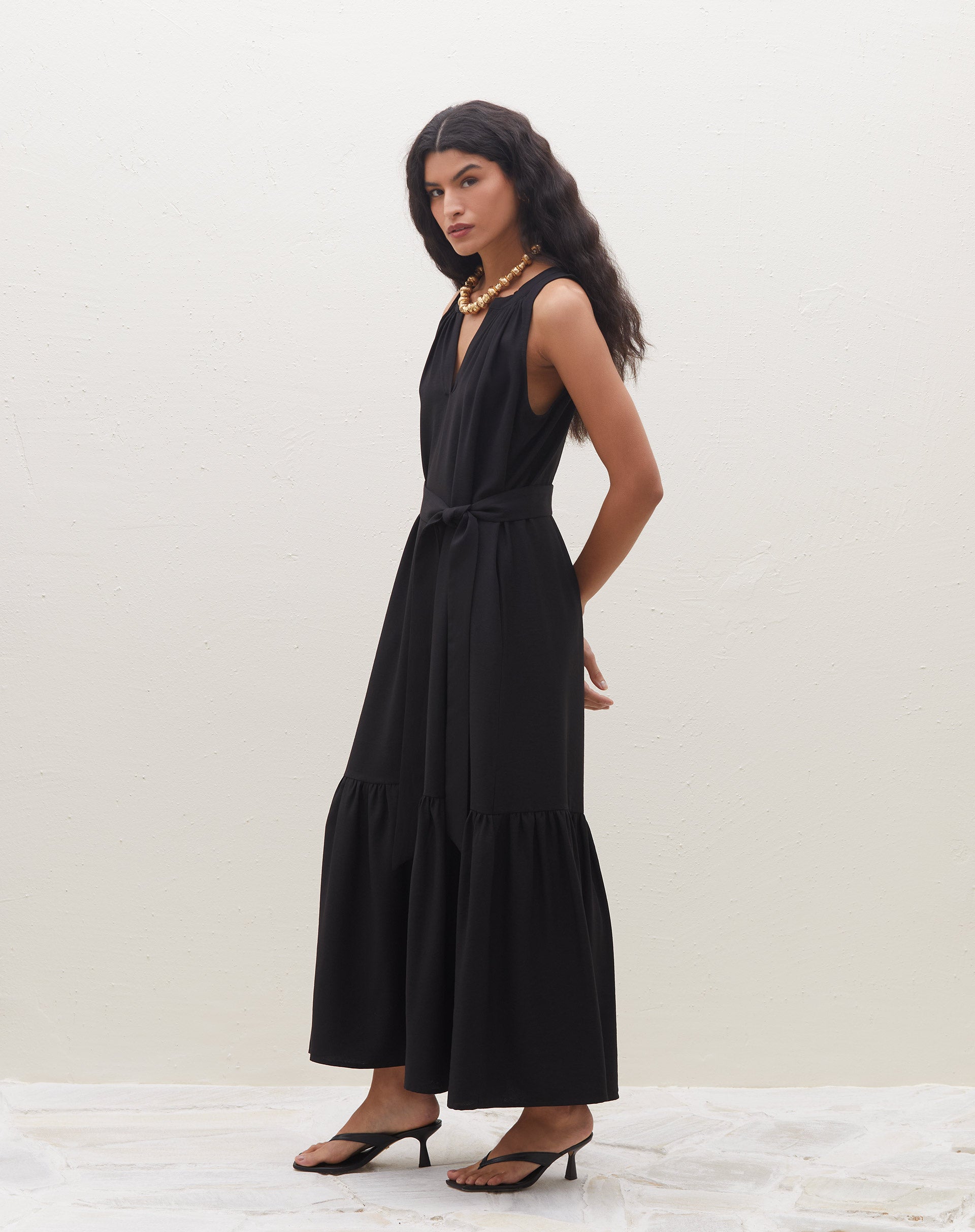 Vestido Midi Decote V  - Preto