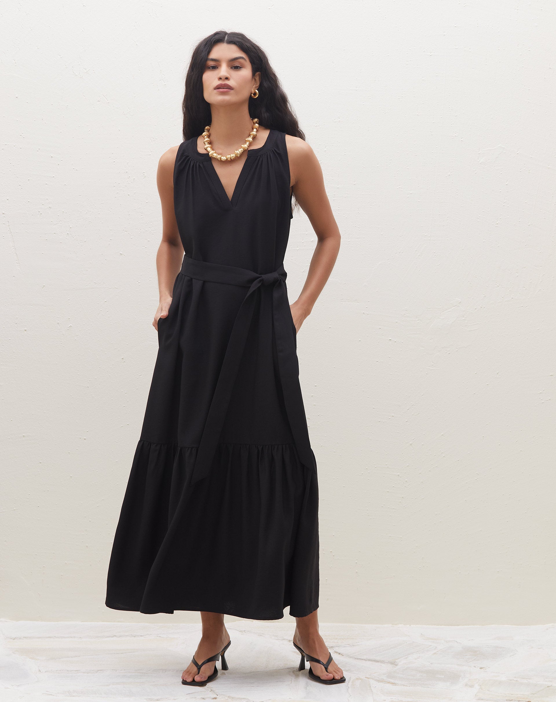 Vestido Midi Decote V  - Preto