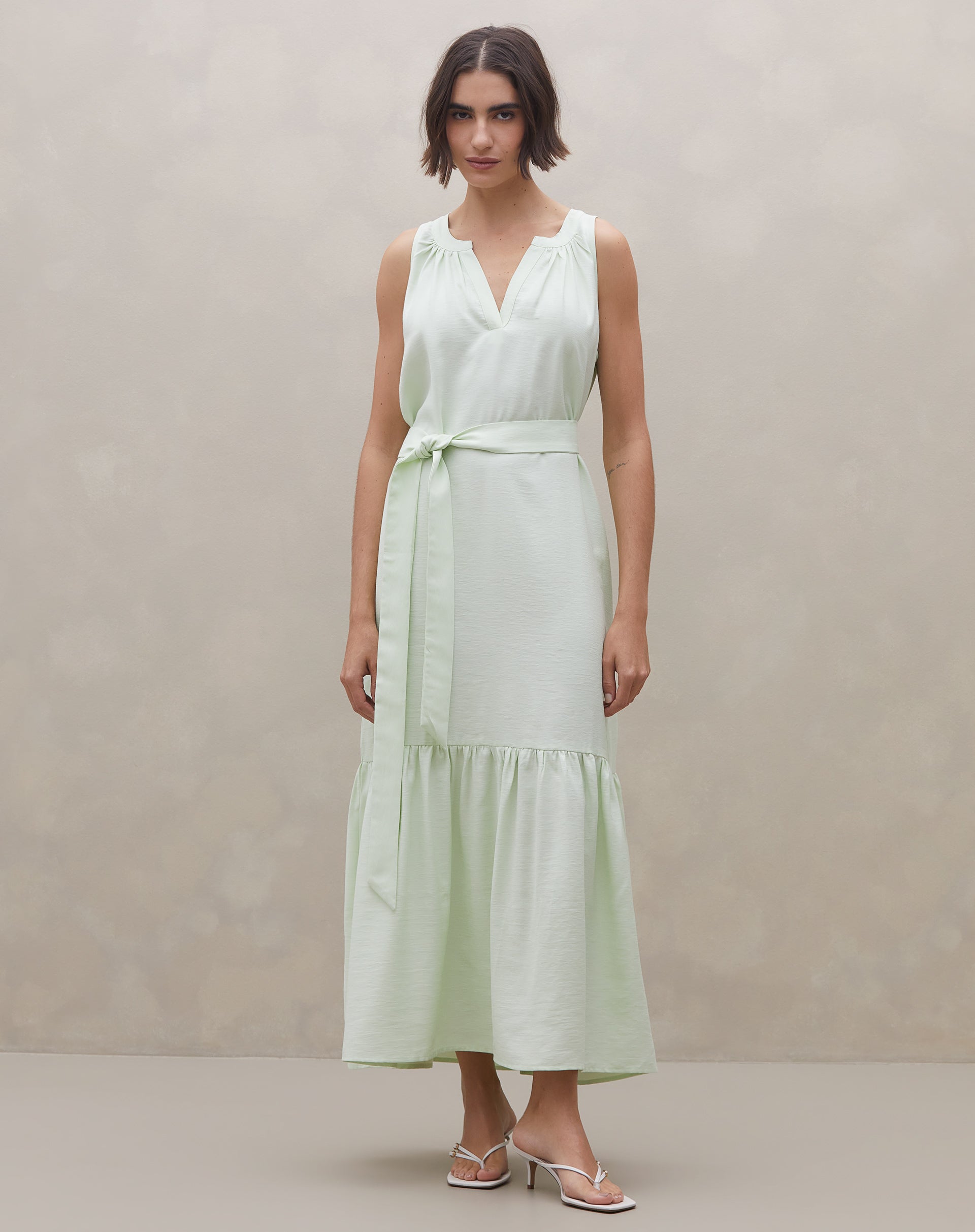 51225731_0183_vestido-midi-decote-v-verde-claro_1_04be9f42-7826-4a23-91f9-8872476dbcd3.jpg