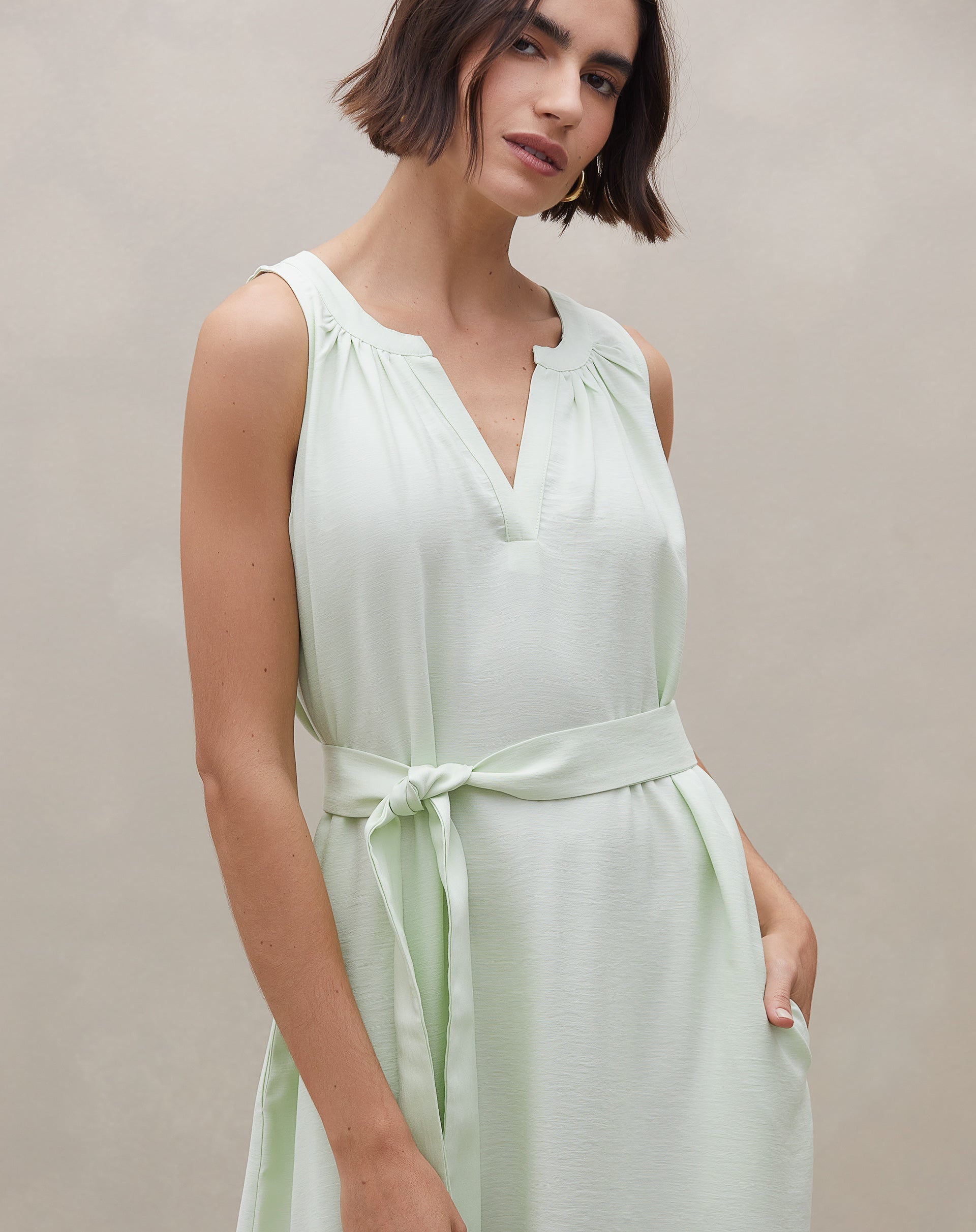 Vestido Midi Decote V  - Verde Claro