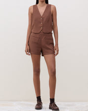 Short com Bolsos Embutidos - Marrom Escuro