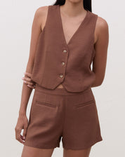 Short com Bolsos Embutidos - Marrom Escuro