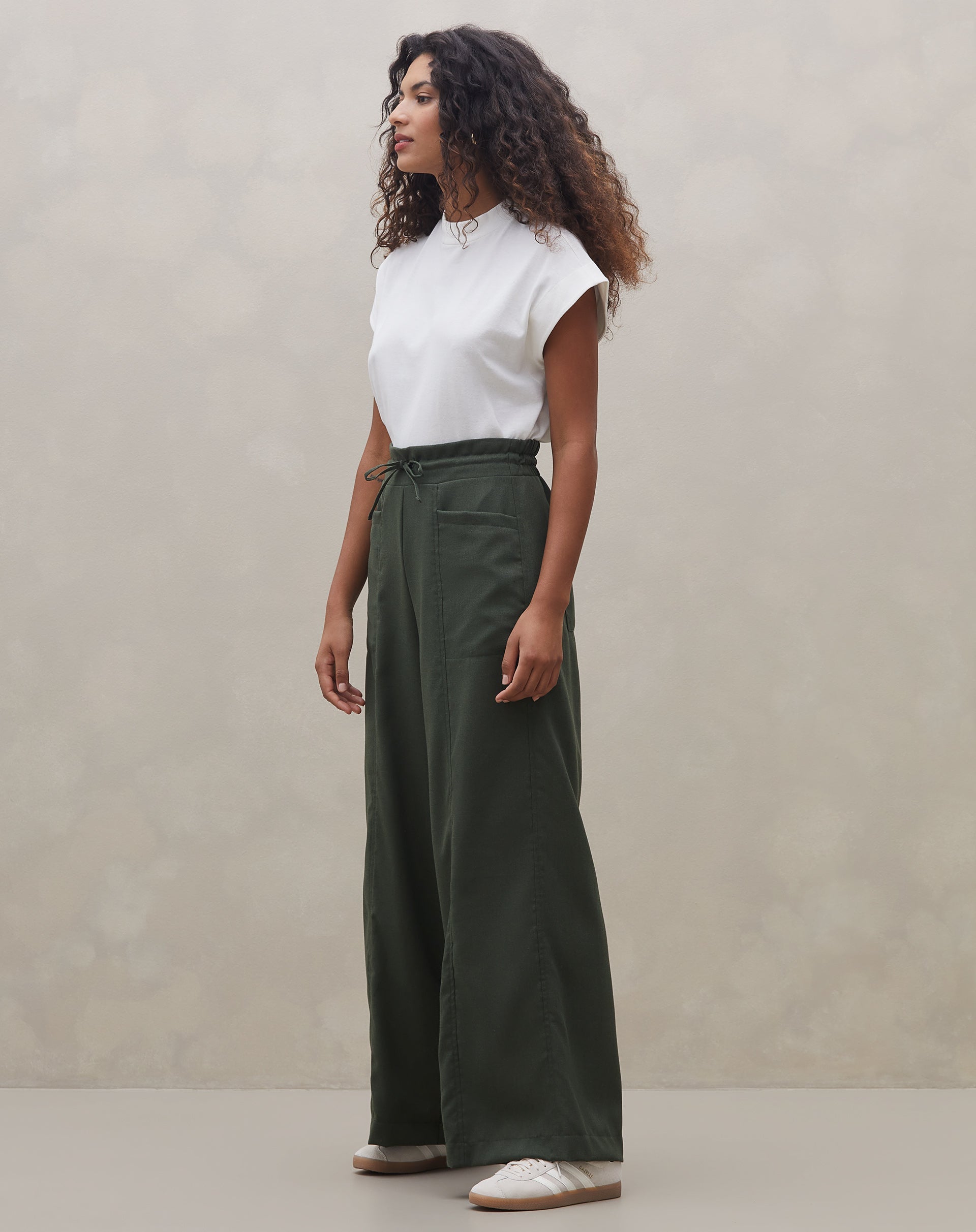 Calça de Linho com Cós Largo - Verde Militar