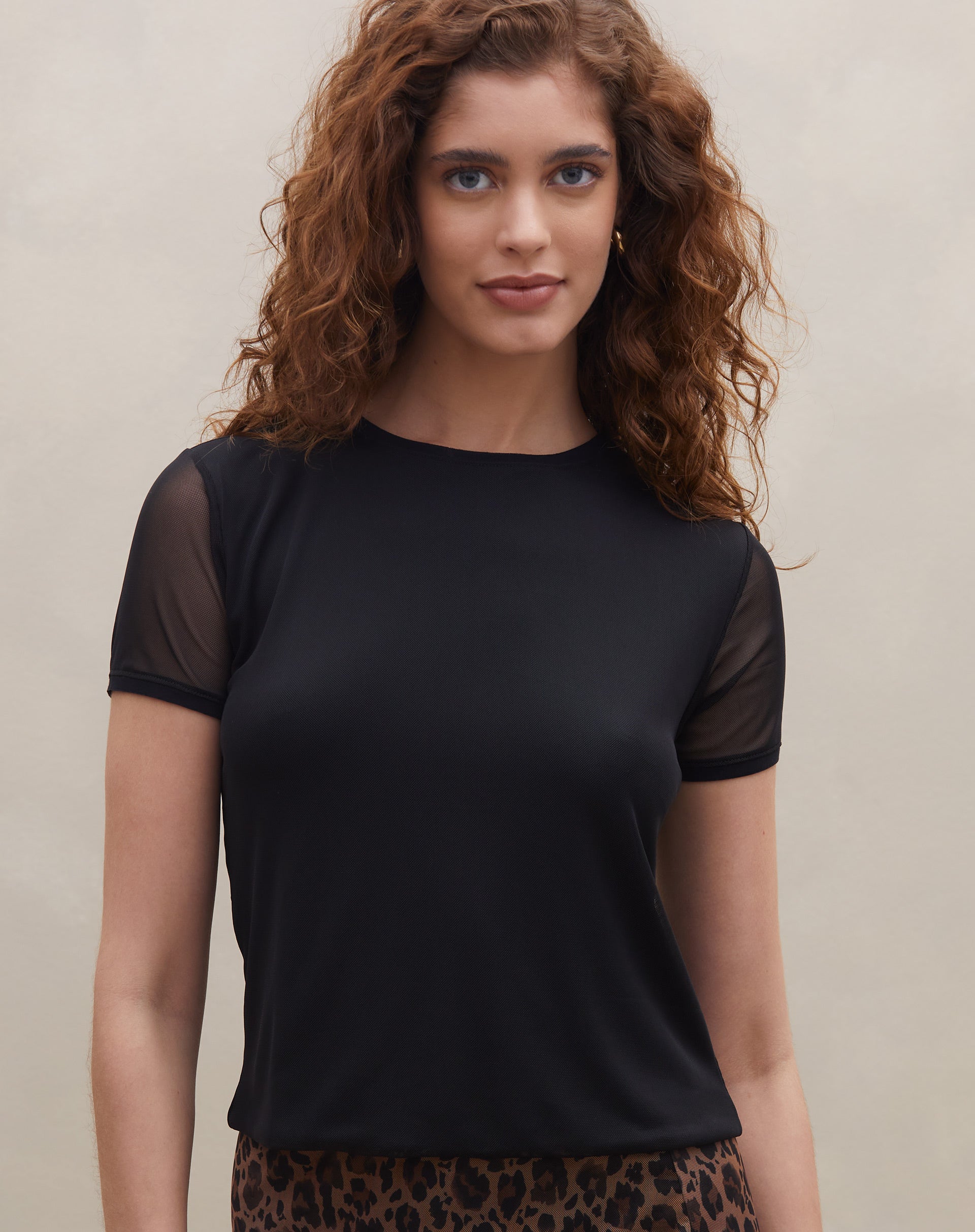 Blusa  Manga Curta de Tule - Preto