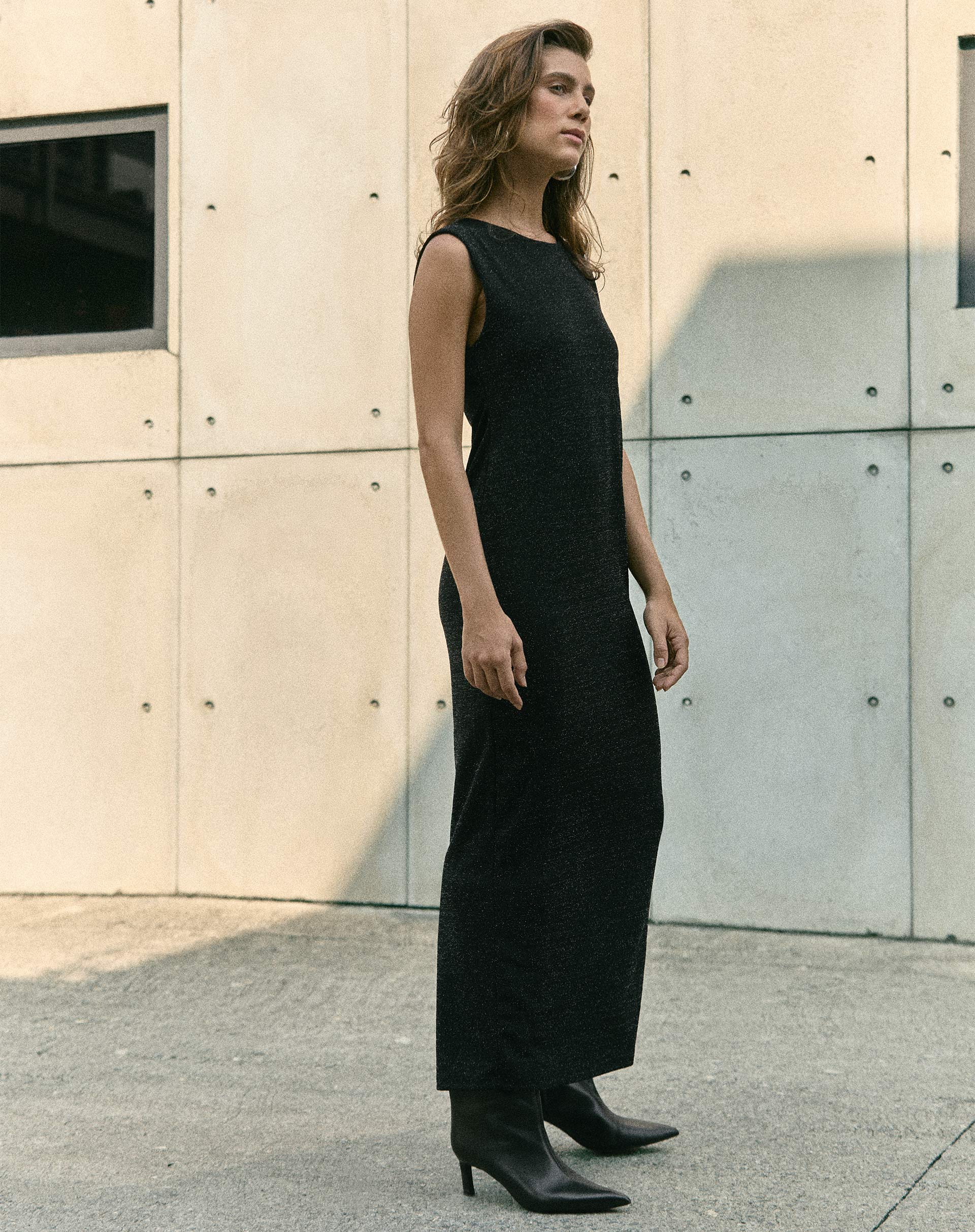 Vestido Midi com Fenda de Malha com Lurex - Preto