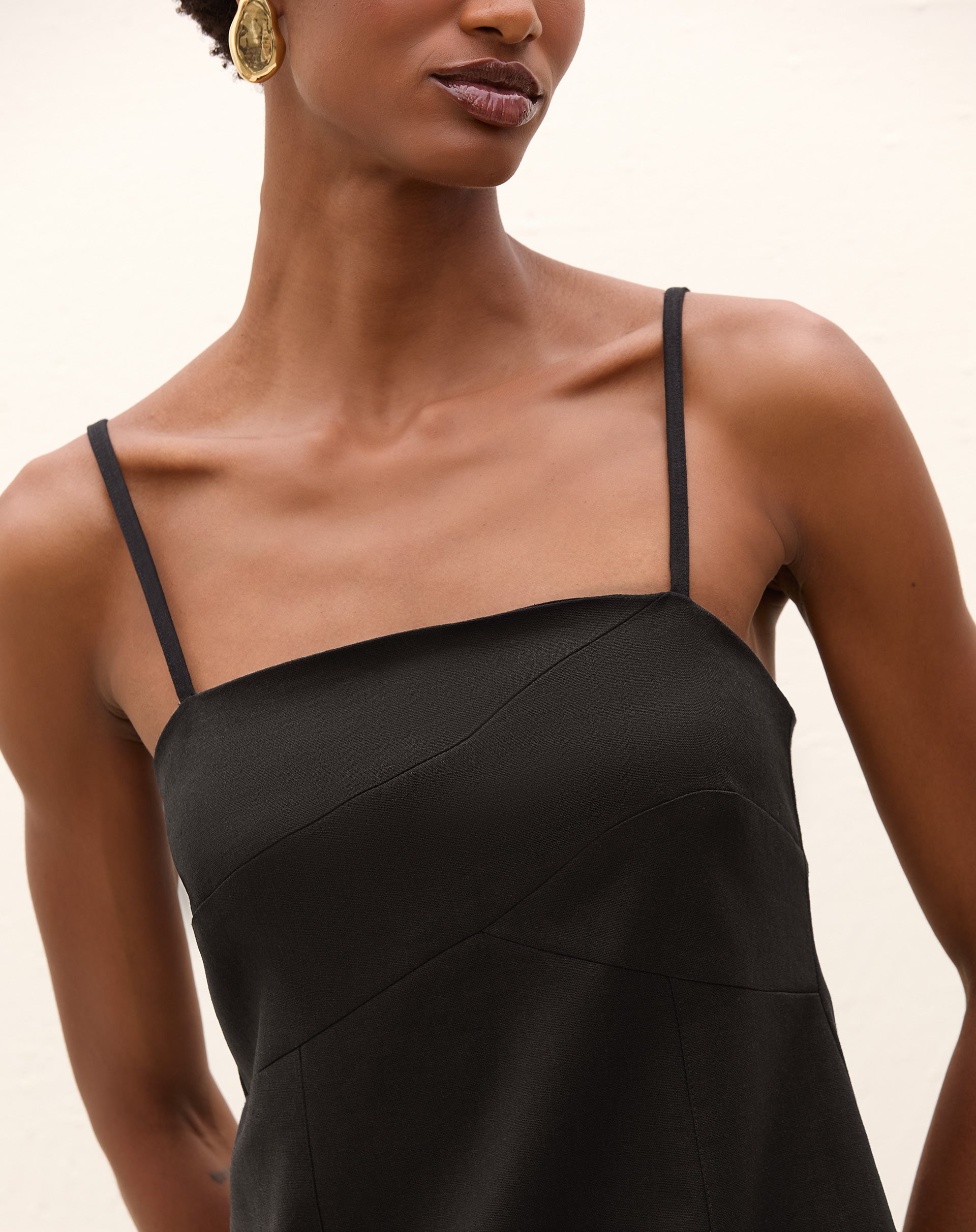 51226130_0002_vestido-preto-5_0_164d5b5a-0eb8-4f85-98cc-d1dfcf1737b4.jpg