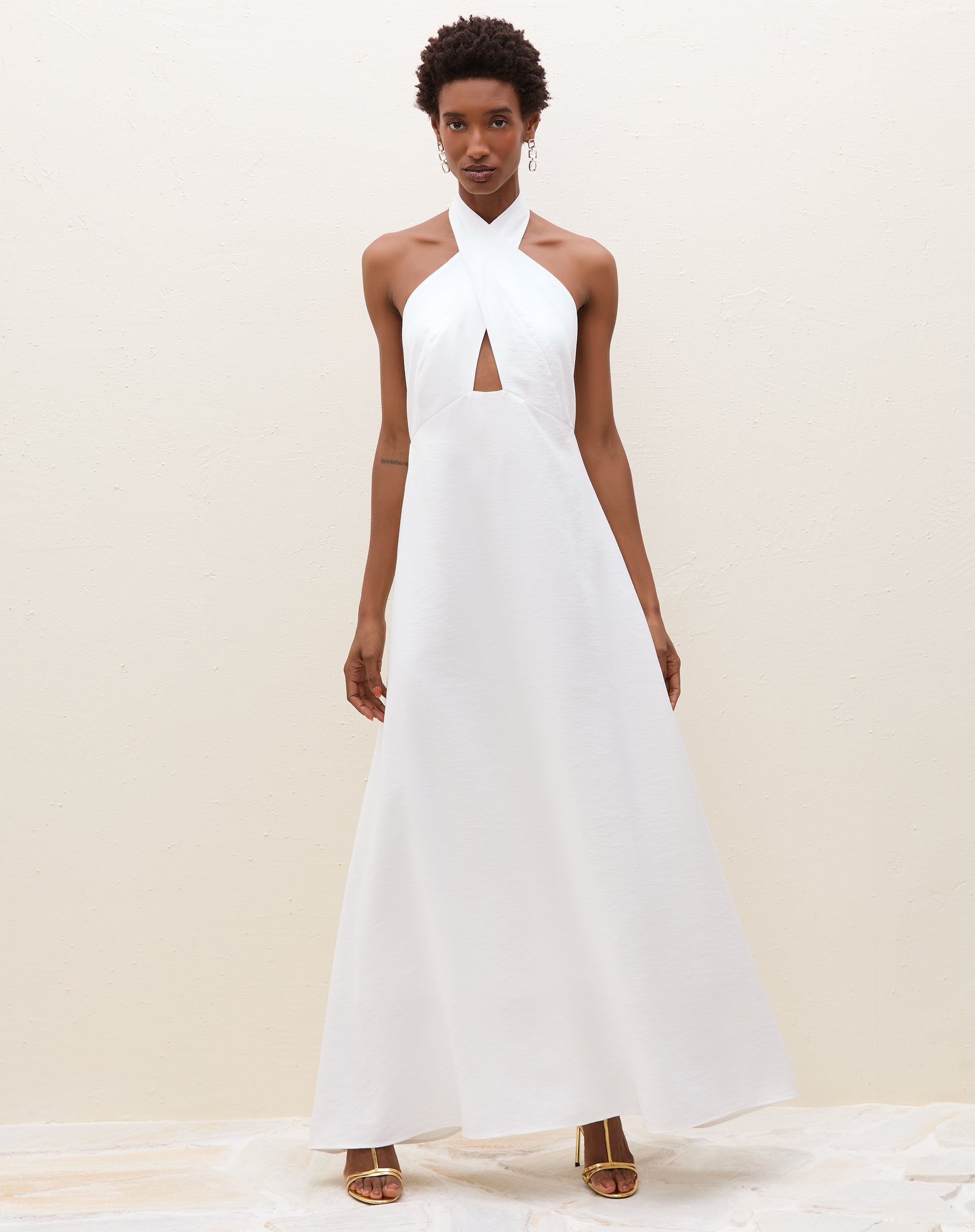 51226139_0029_vestido-off-white-1_1_d25f0a35-6790-49d4-be53-4839ebb1cdbd.jpg