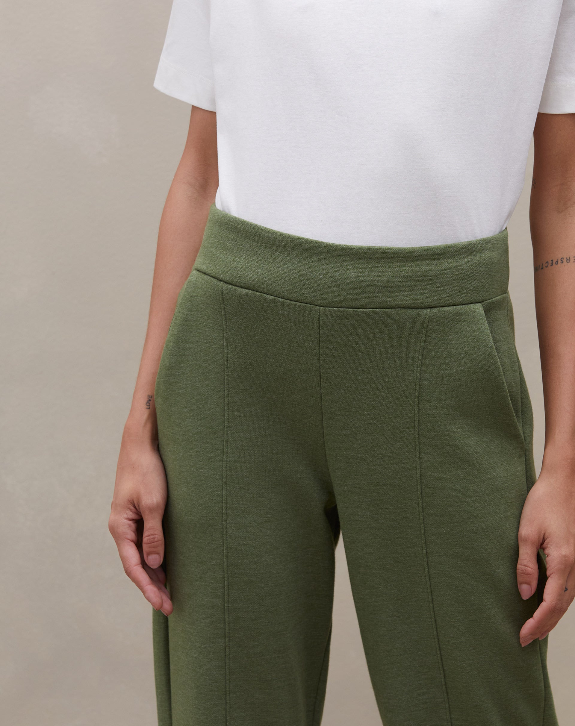 Calça Cintura Alta de Moletom  - Verde Militar