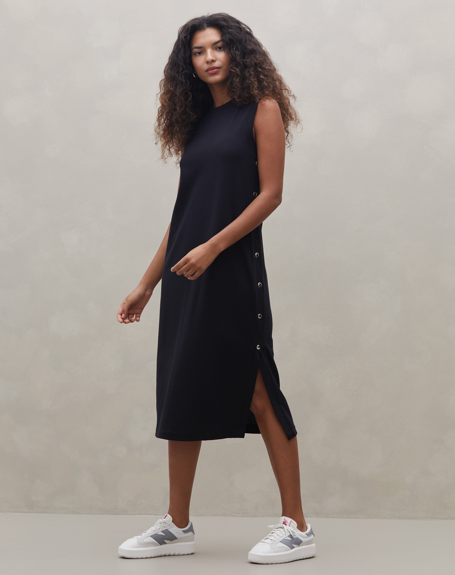 Vestido Midi Alongado de Malha com Botões - Preto