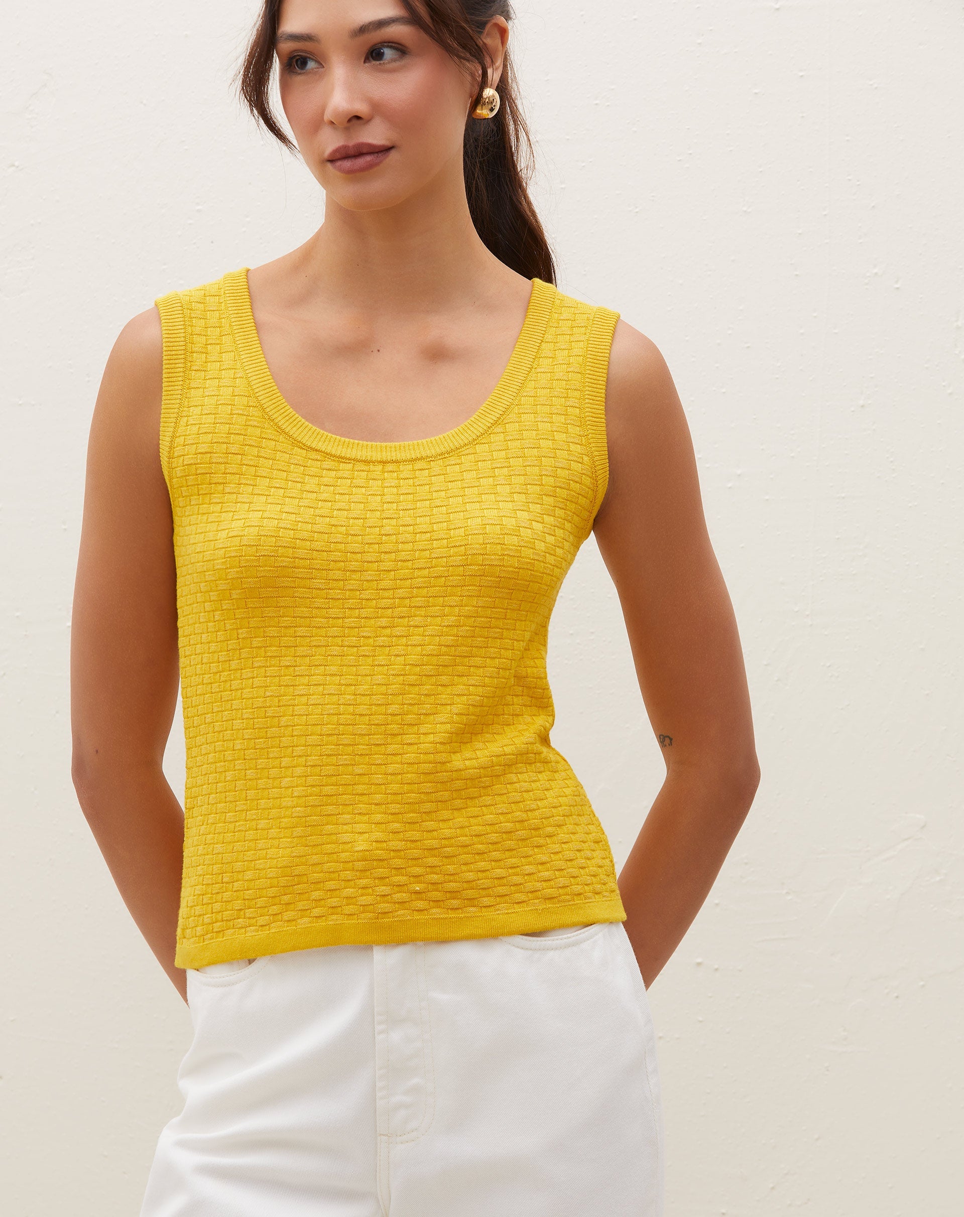 Regata Tricot Decote U Texturizada - Amarelo