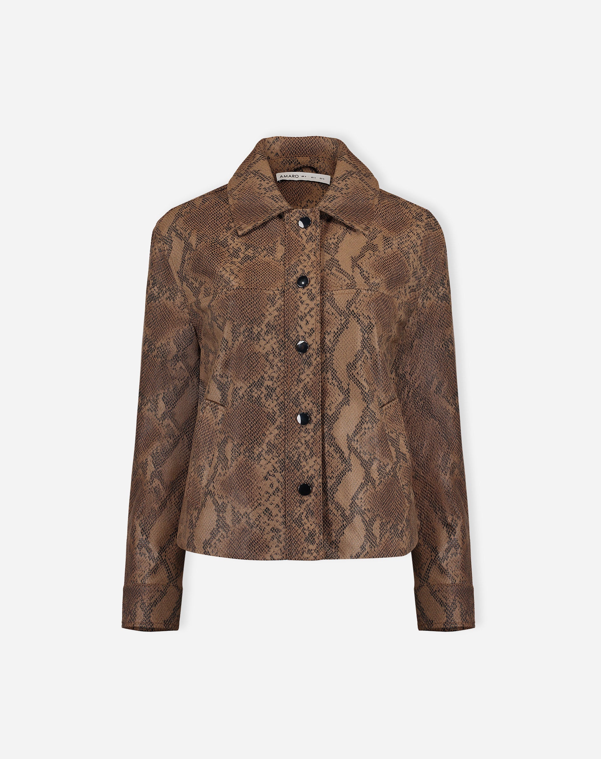 Imagem de produto sobre fundo branco da jaqueta quadrada cobra PU caramelo com fechamento frontal por botões