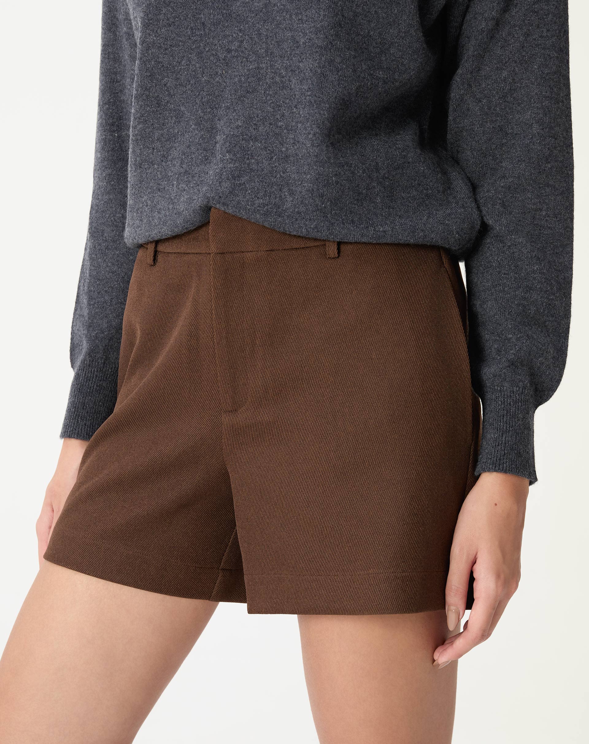 SHORTS CINTURA MÉDIA - MARROM