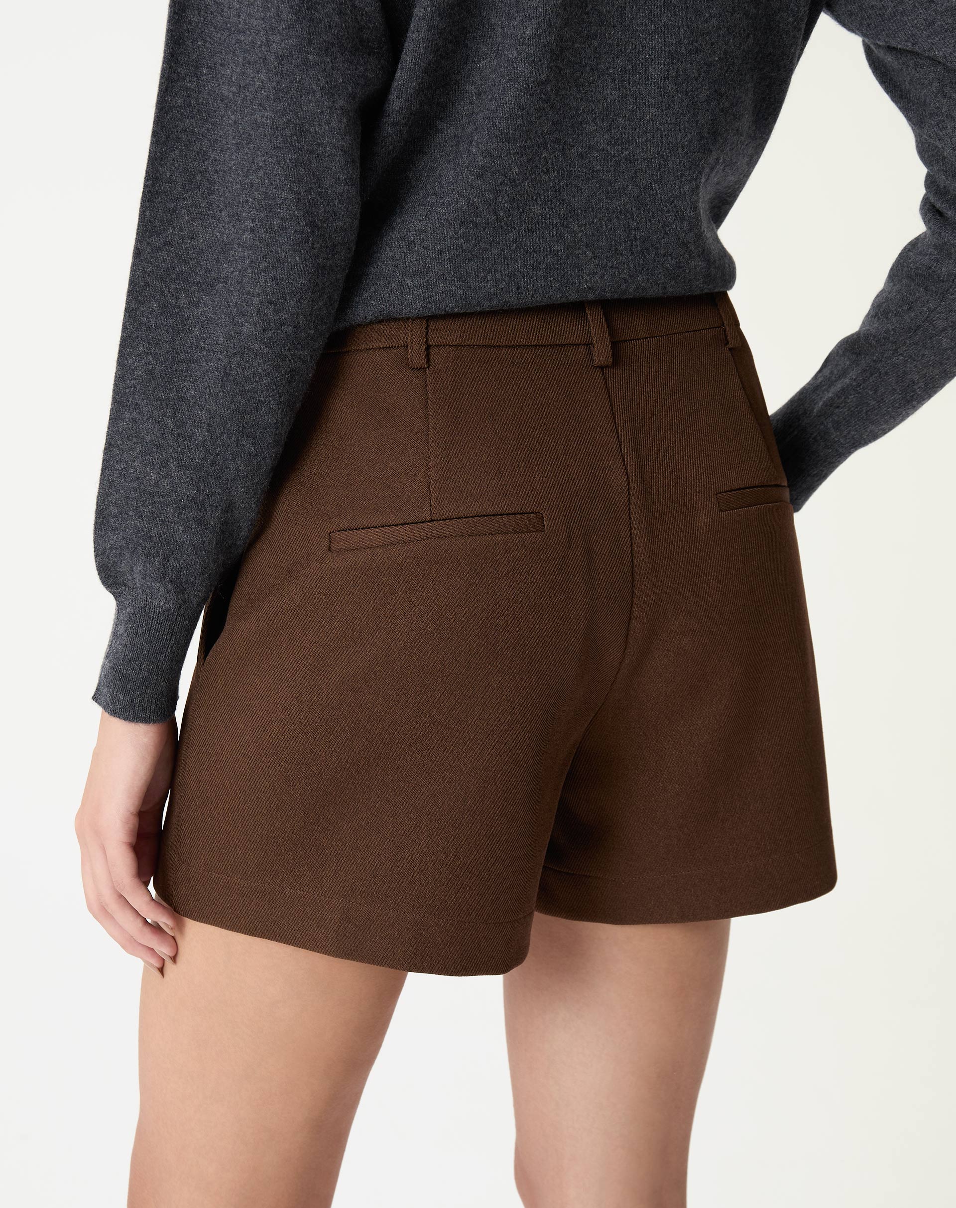 SHORTS CINTURA MÉDIA - MARROM