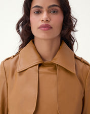 TRENCH COAT COM CINTO PU - CARAMELO