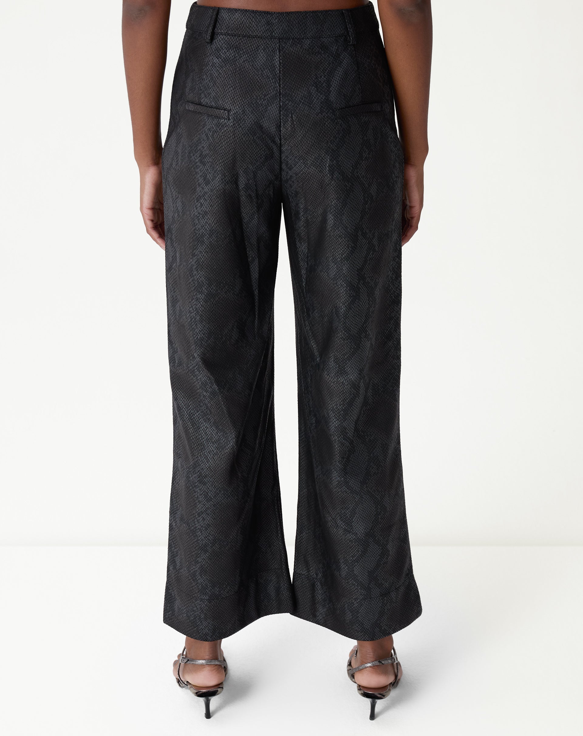 CALÇA RETA COBRA PU - PRETO