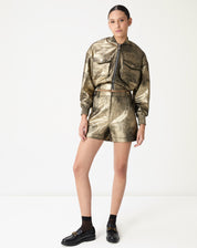 SHORTS COM PREGAS METALIZADO - DOURADO