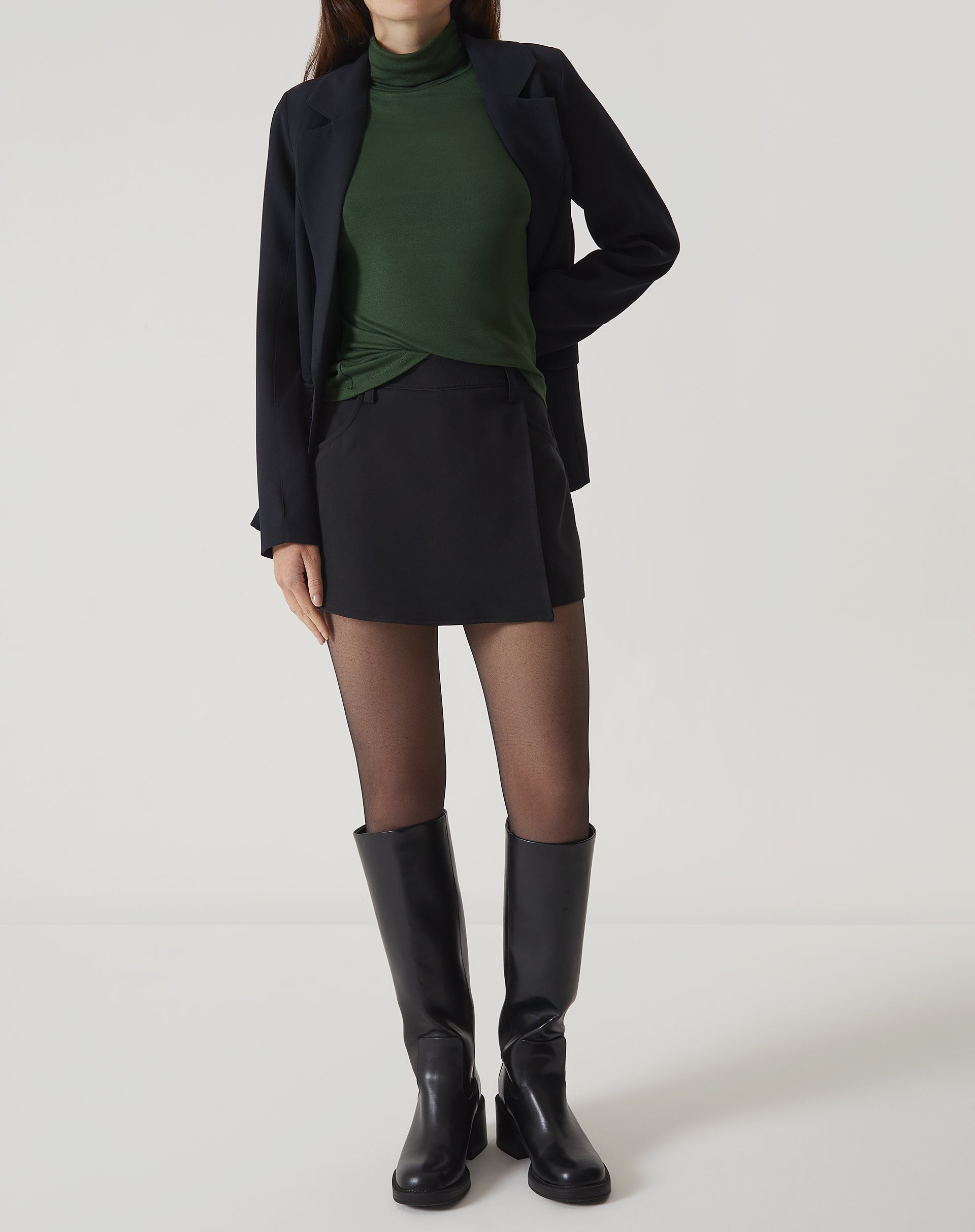 BLUSA GOLA ALTA DE MALHA - VERDE