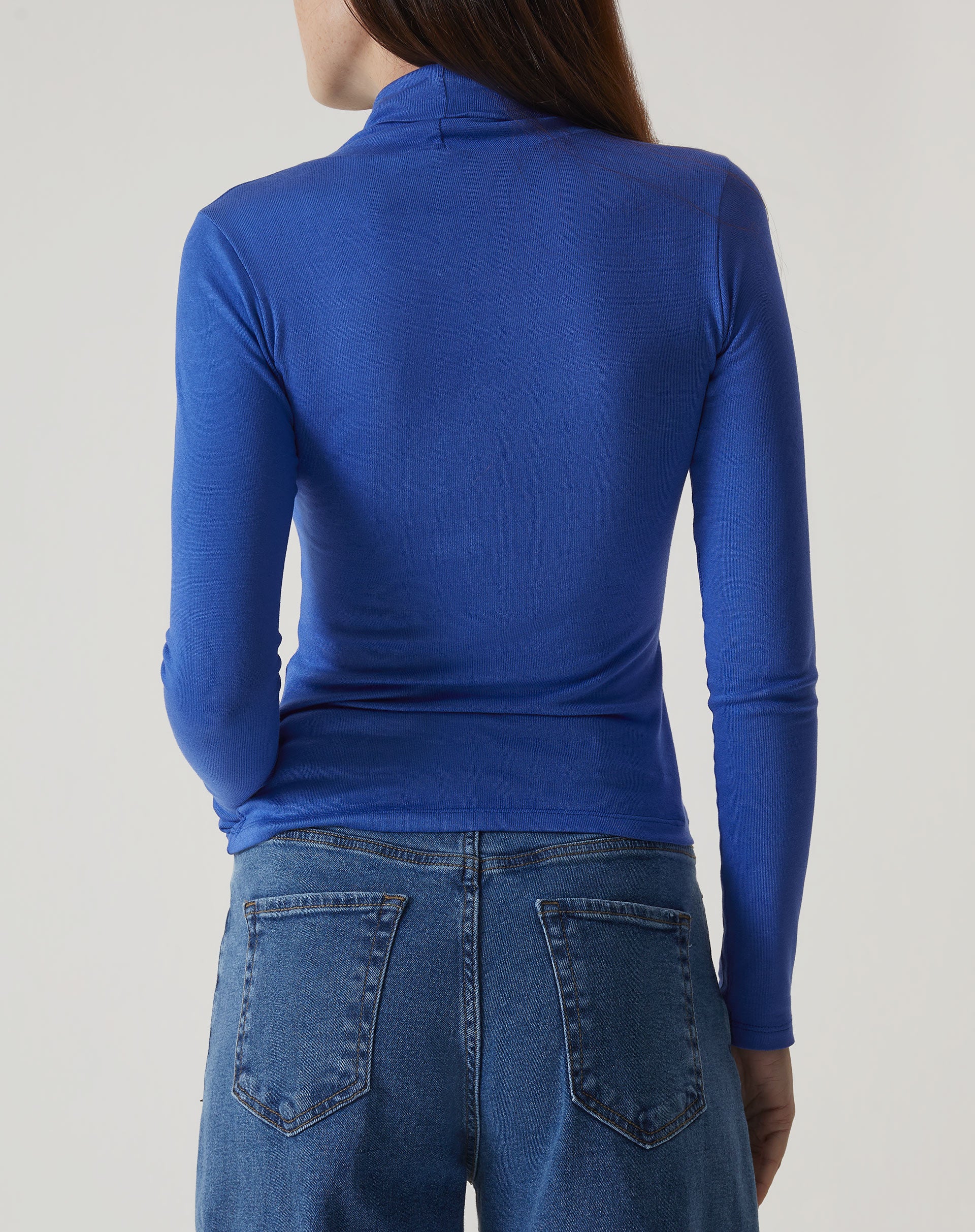 BLUSA GOLA ALTA DE MALHA - AZUL
