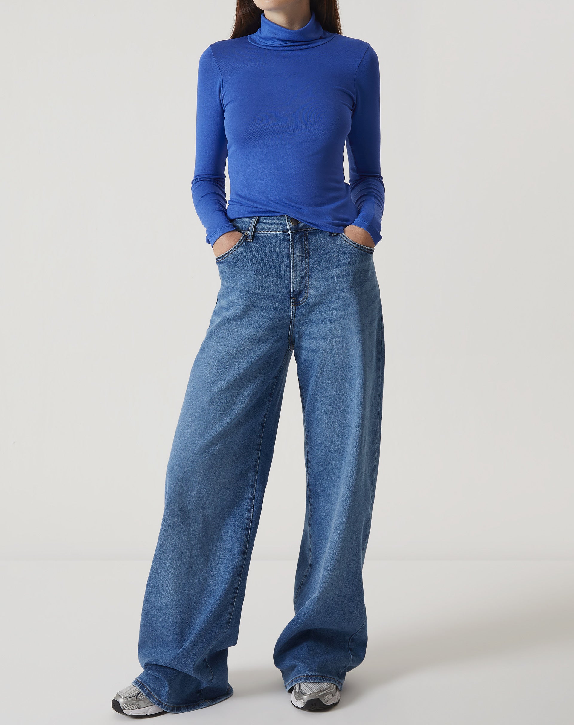 BLUSA GOLA ALTA DE MALHA - AZUL
