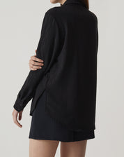 CAMISA MANGA LONGA BARRA ARREDONDADA - PRETO