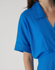 VESTIDO LONGO DECOTE V COM GOLA - AZUL