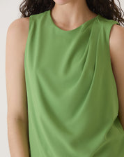 BLUSA SEM MANGAS DE CREPE - VERDE