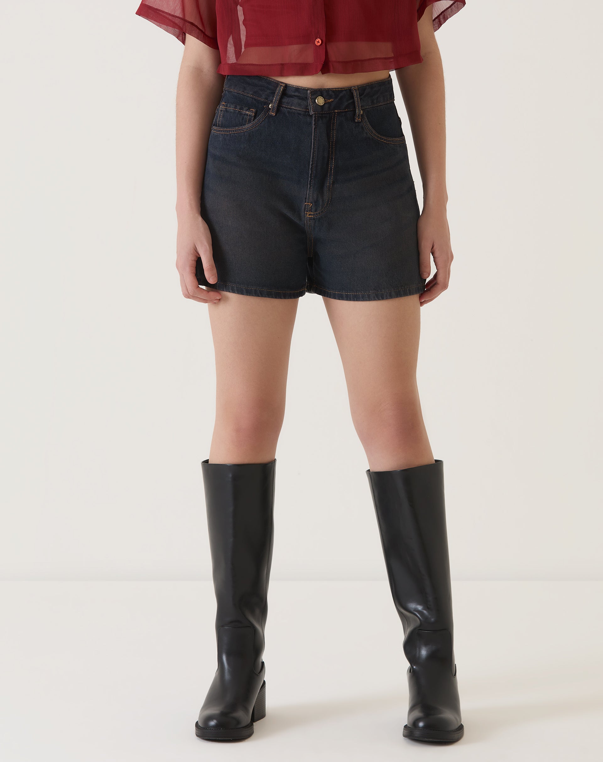SHORTS CURTO JEANS - MARROM
