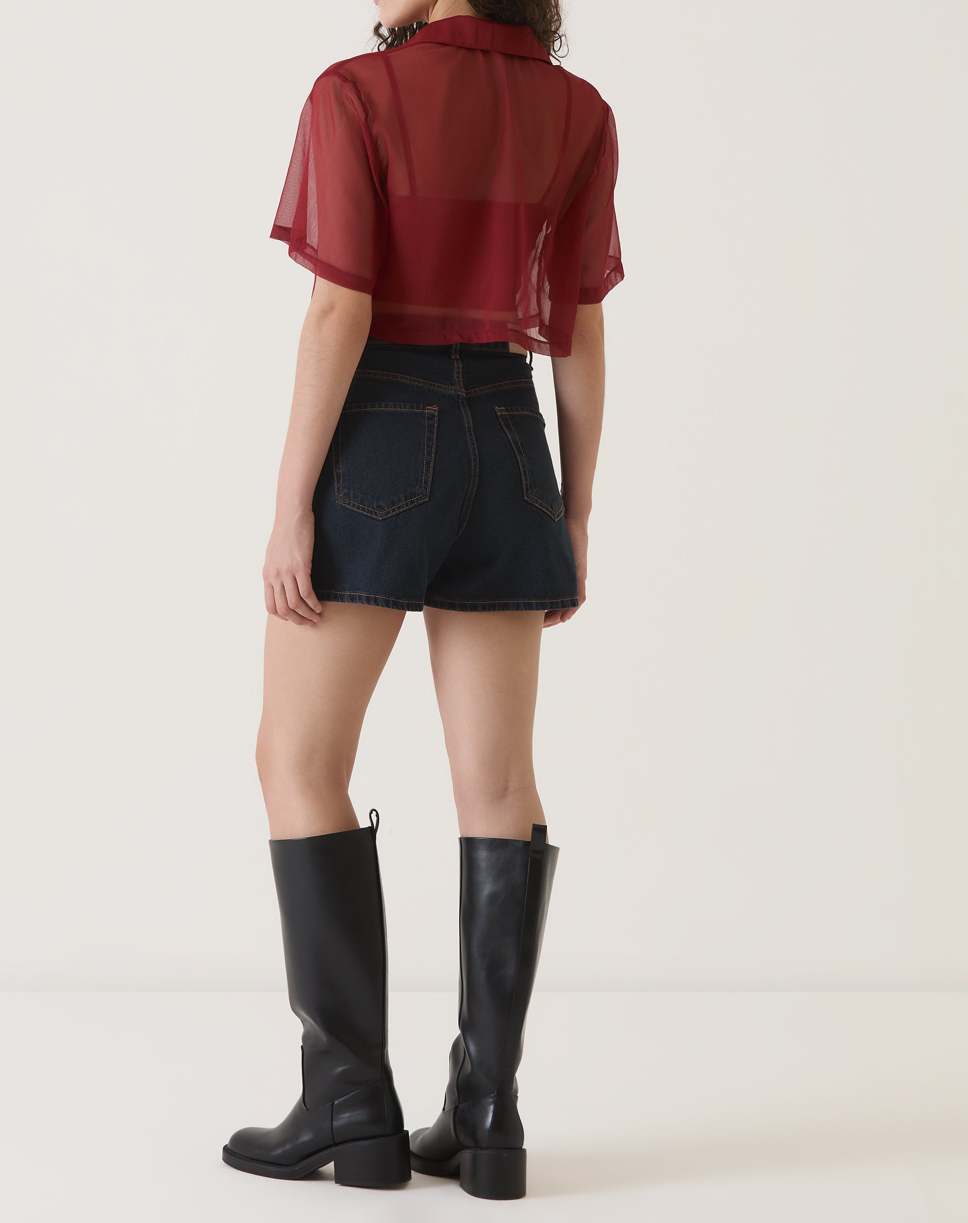 SHORTS CURTO JEANS - MARROM