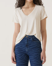 CAMISETA DECOTE V DE MALHA - AREIA