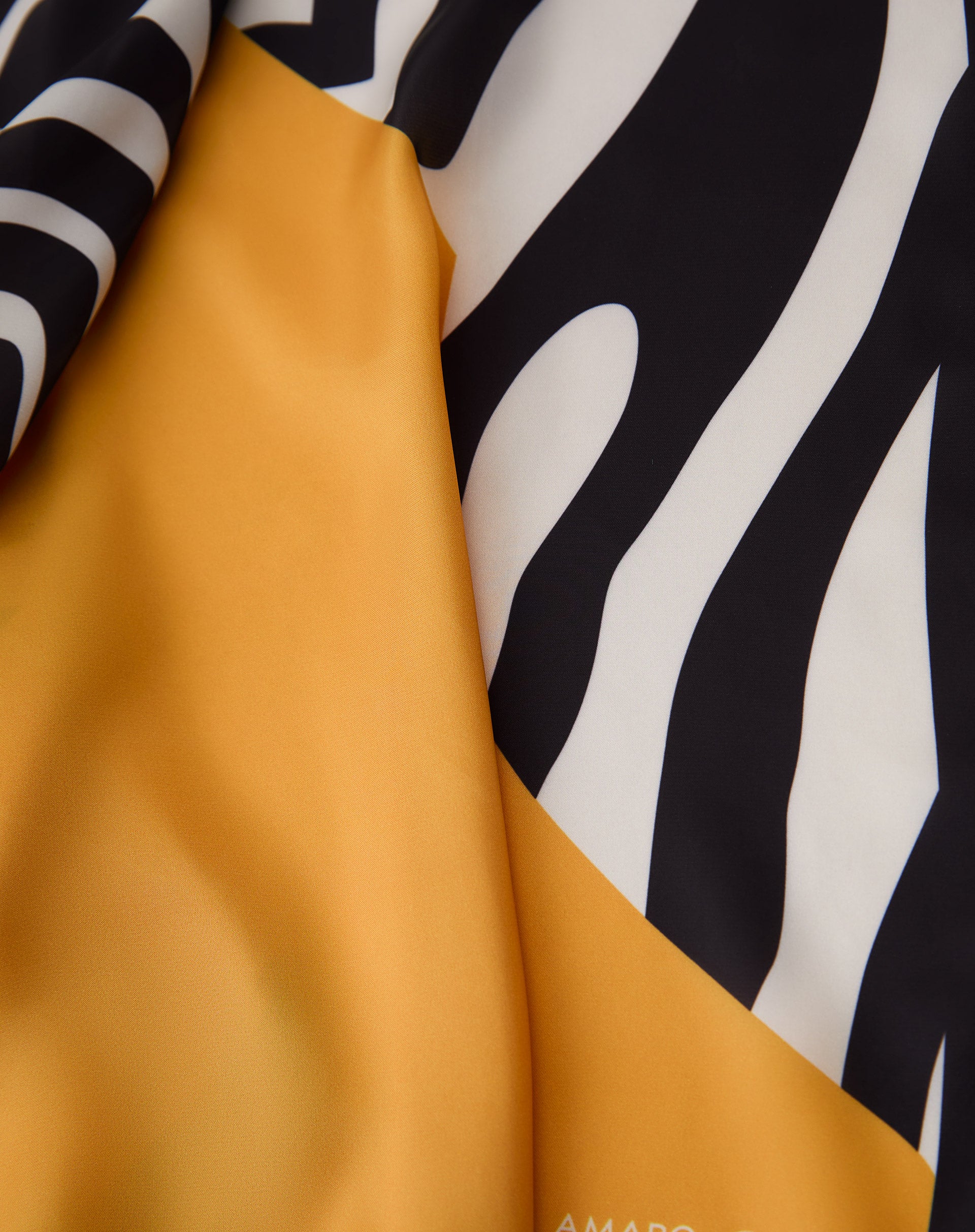 Lenço AMARO by Scarf Me 90x90cm - ZEBRA