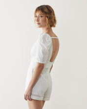 MACAQUINHO DE LAISE MANGA CURTA BUFANTE E CINTO - BRANCO