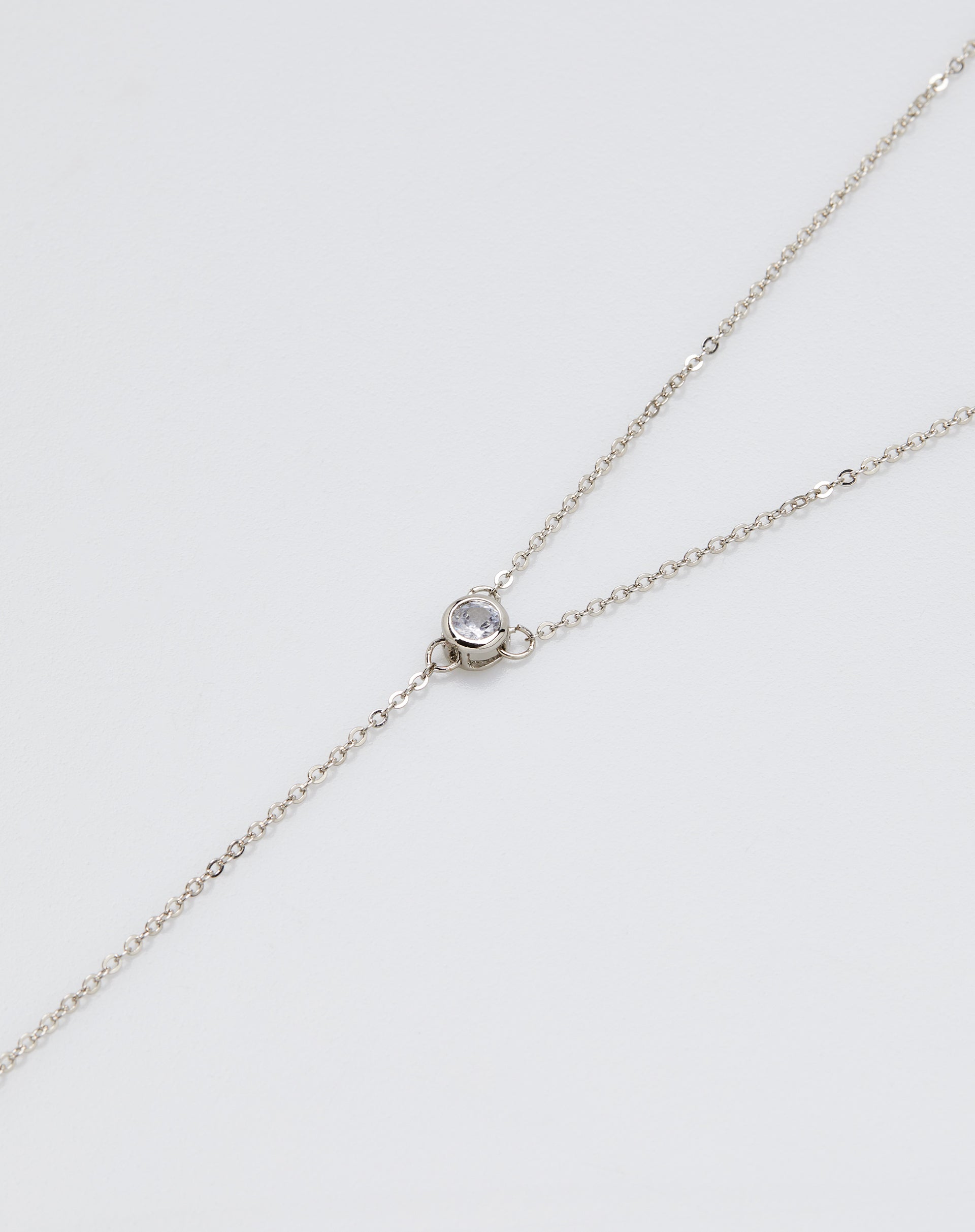 COLAR GRAVATA DETALHE STRASS - PRATA