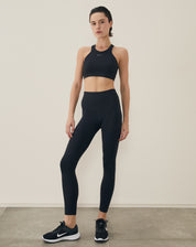 NIKE TÊNIS REVOLUTION 6 - PRETO E BRANCO