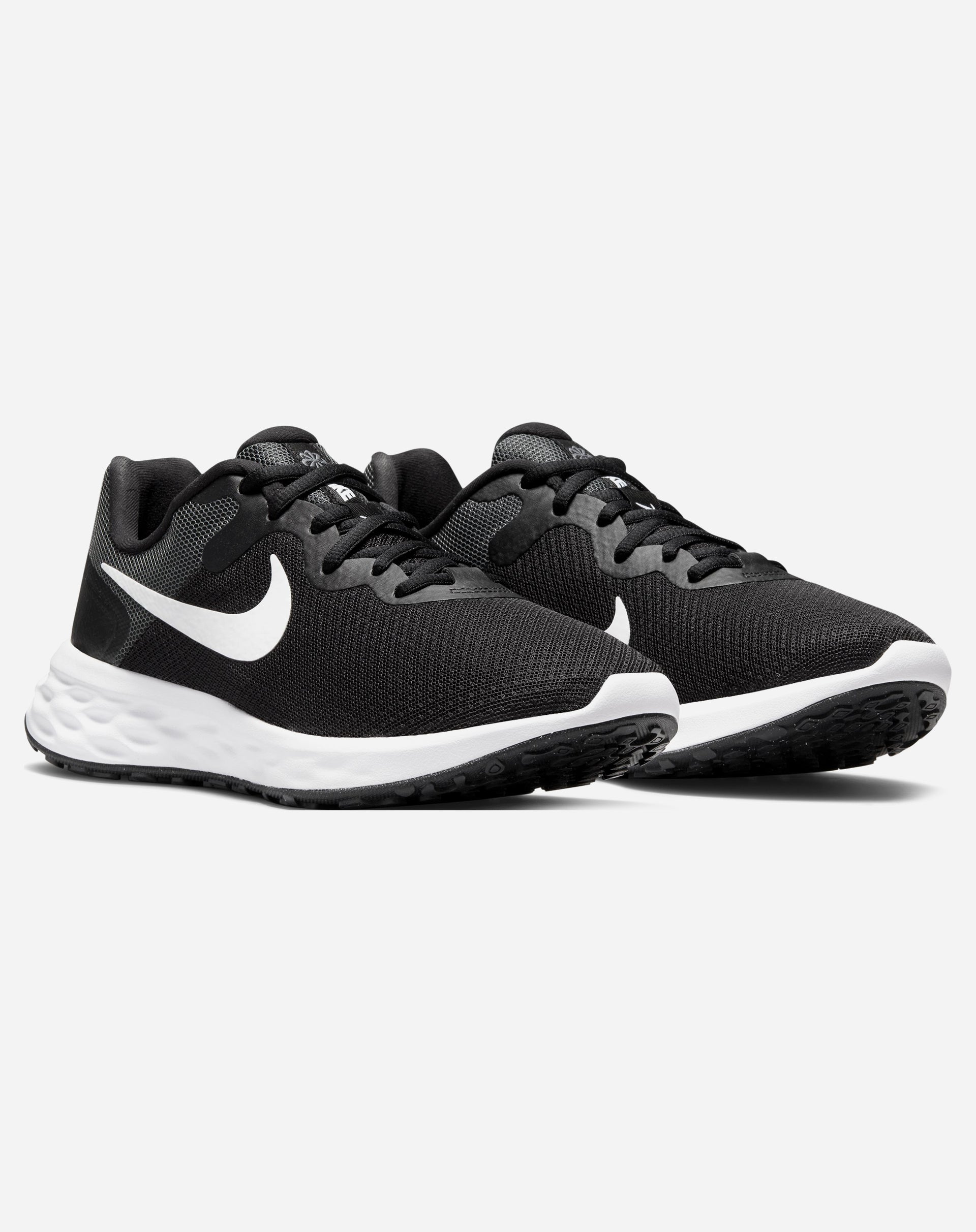 NIKE TÊNIS REVOLUTION 6 - PRETO E BRANCO