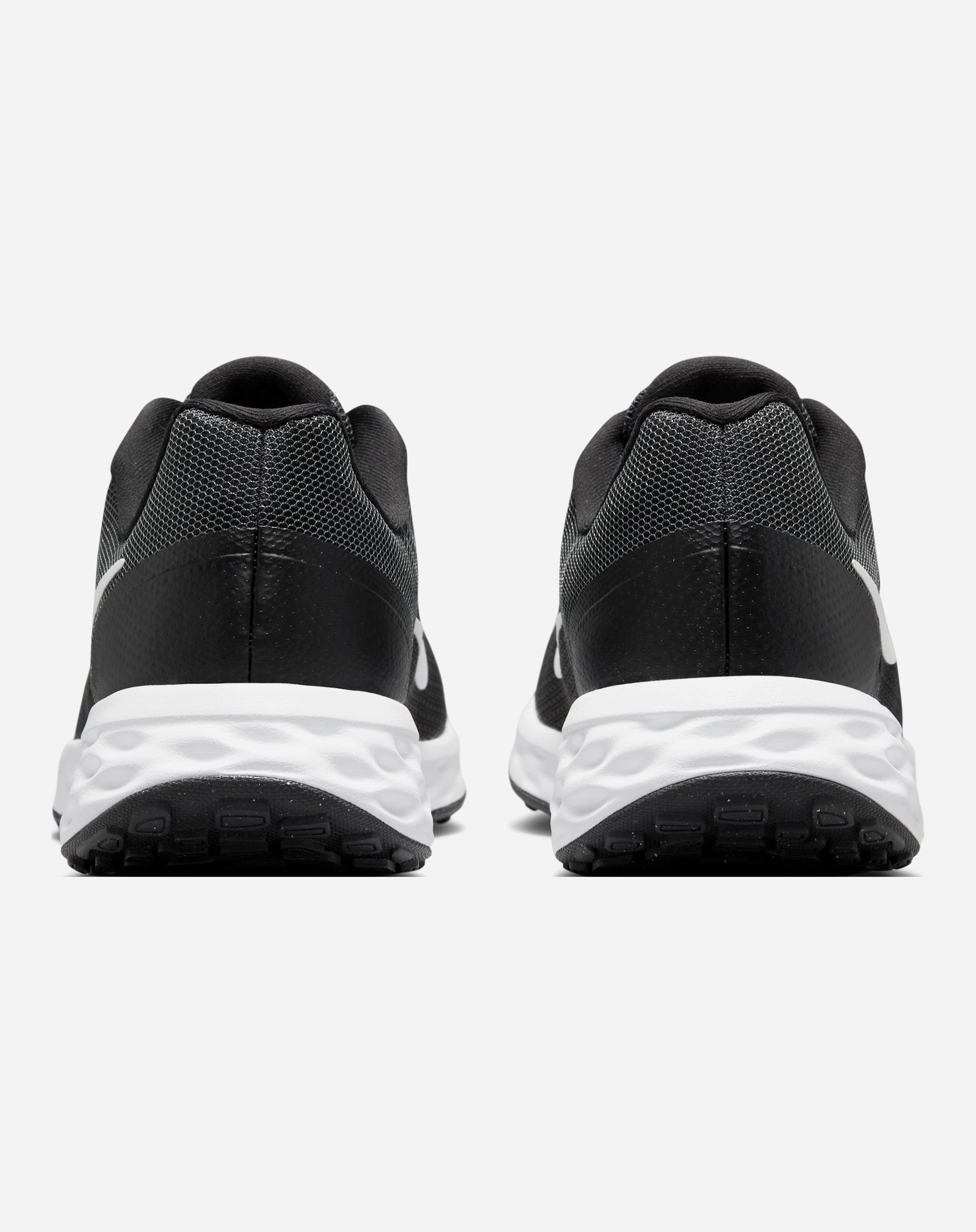 NIKE TÊNIS REVOLUTION 6 - PRETO E BRANCO