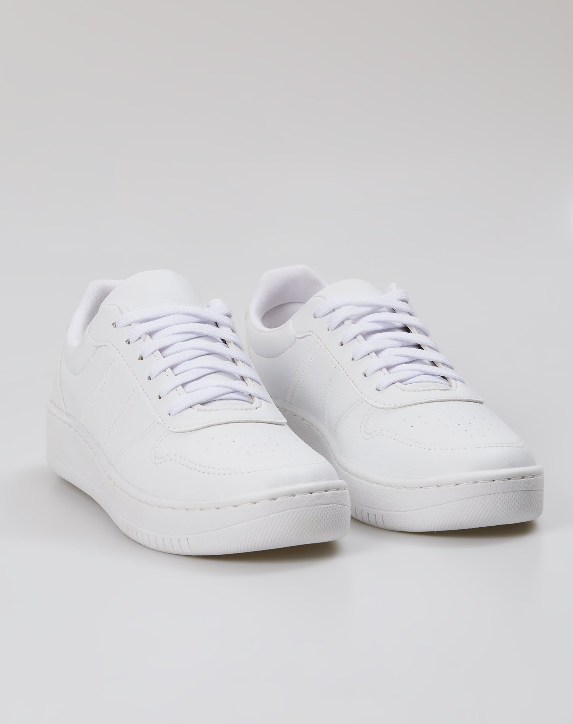 TÊNIS BÁSICO ESSENTIAL COM COSTURA ZIG-ZAG - BRANCO