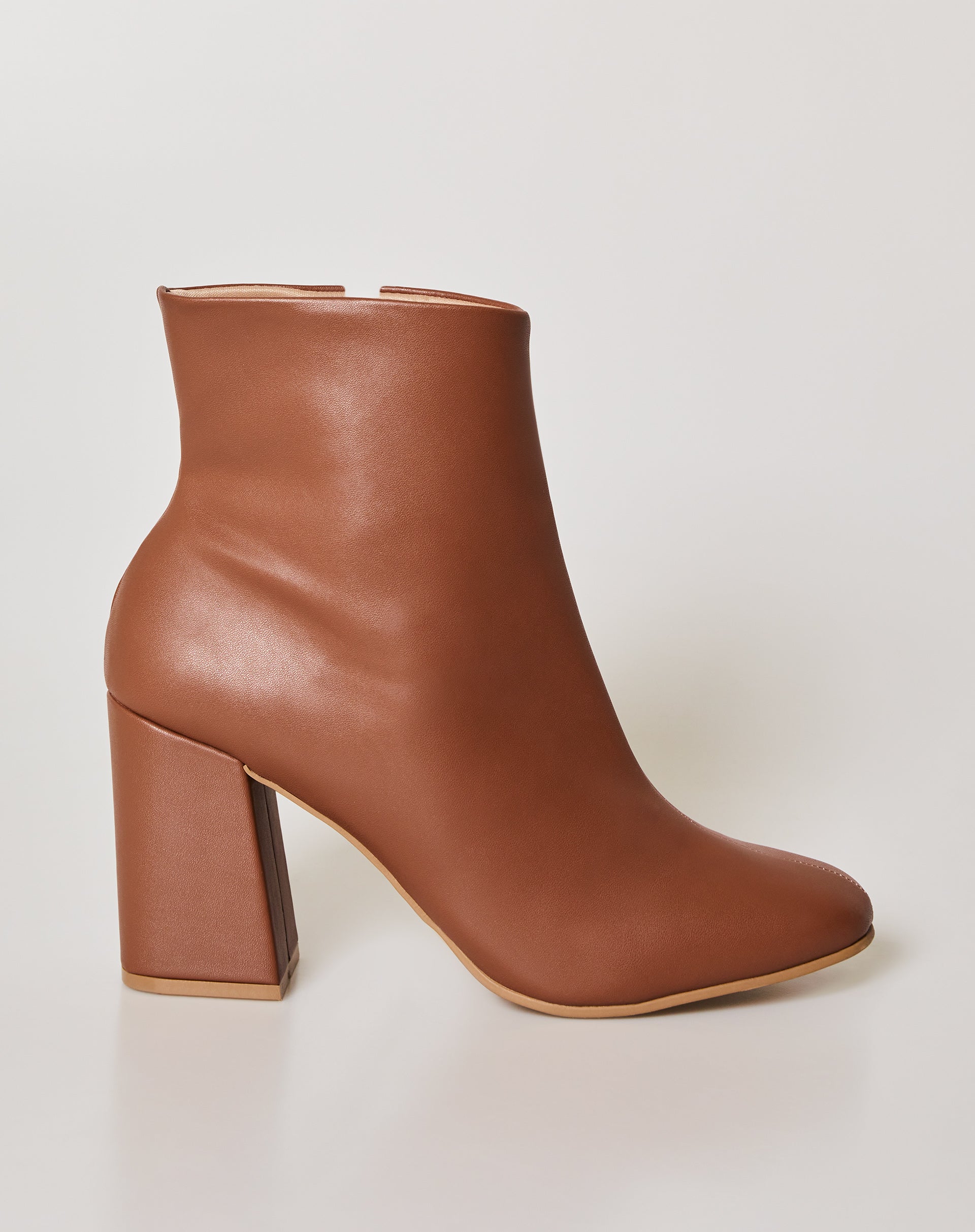 BOTA CANO CURTO SALTO FLARE  - CARAMELO