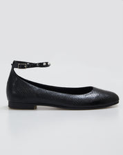 SAPATILHA BICO REDONDO COM SPIKES - PRETO