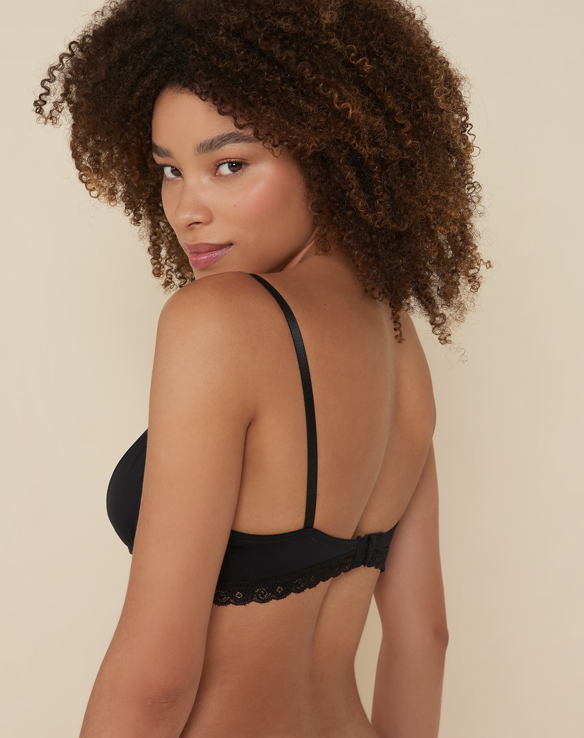 SUTIÃ PUSH UP DETALHES CRUZADOS - PRETO