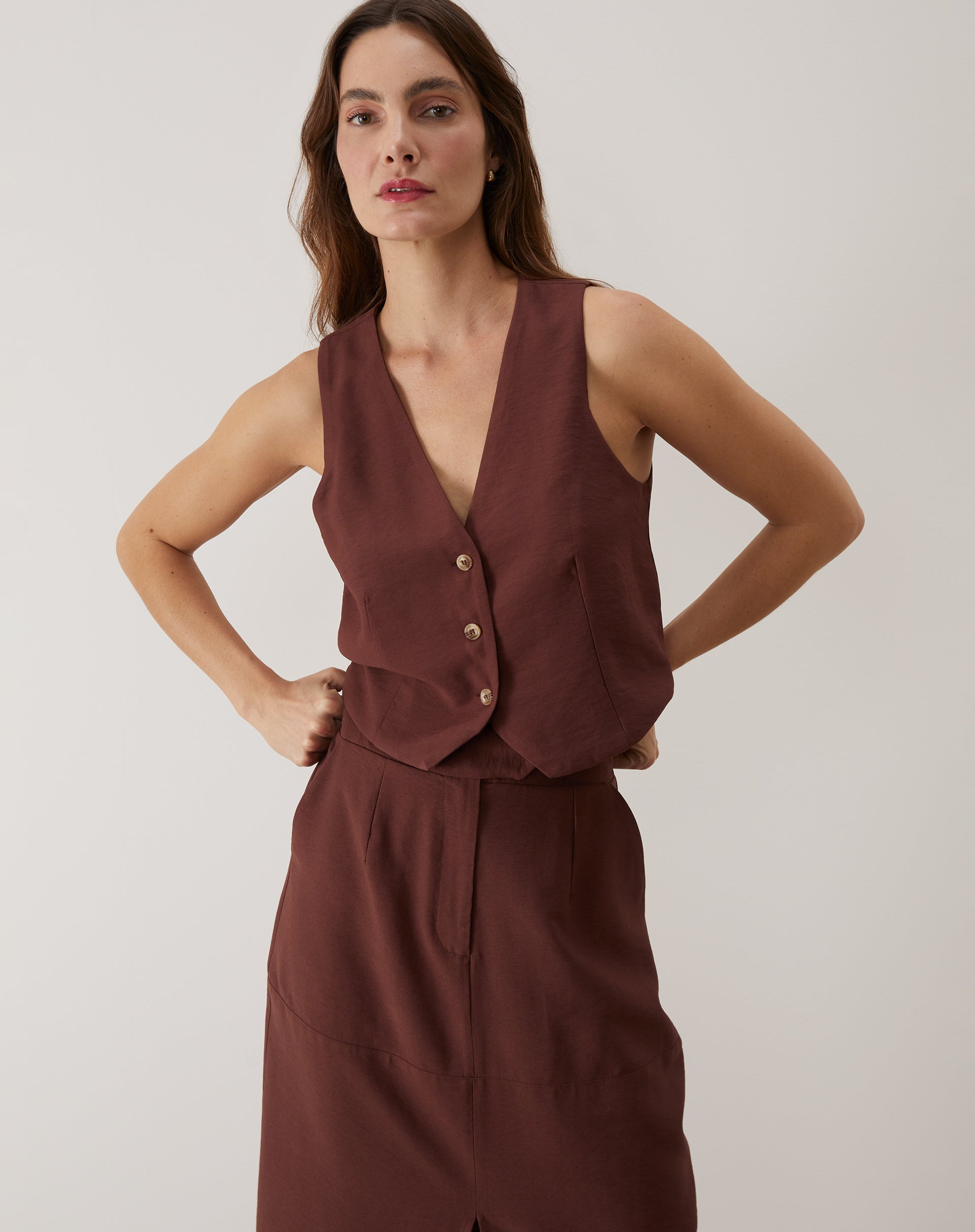 SAIA MIDI COM FENDA FRONTAL ALFAIATARIA - MARROM