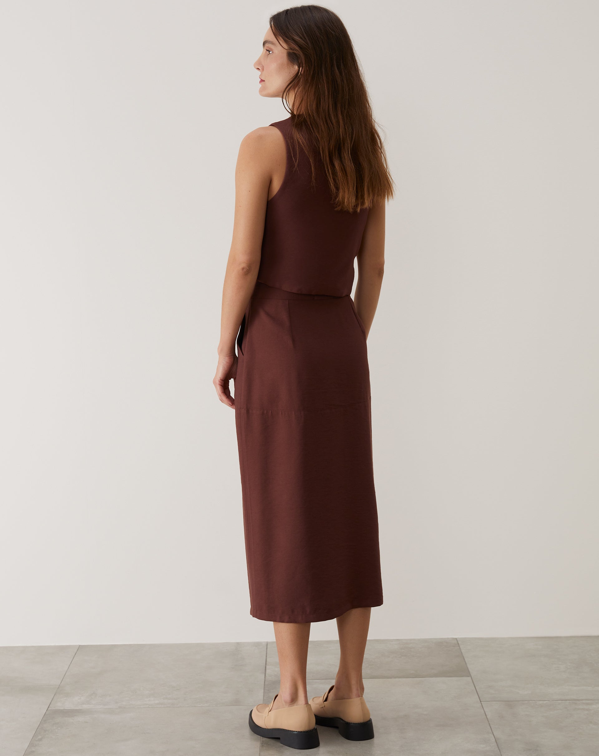 SAIA MIDI COM FENDA FRONTAL ALFAIATARIA - MARROM