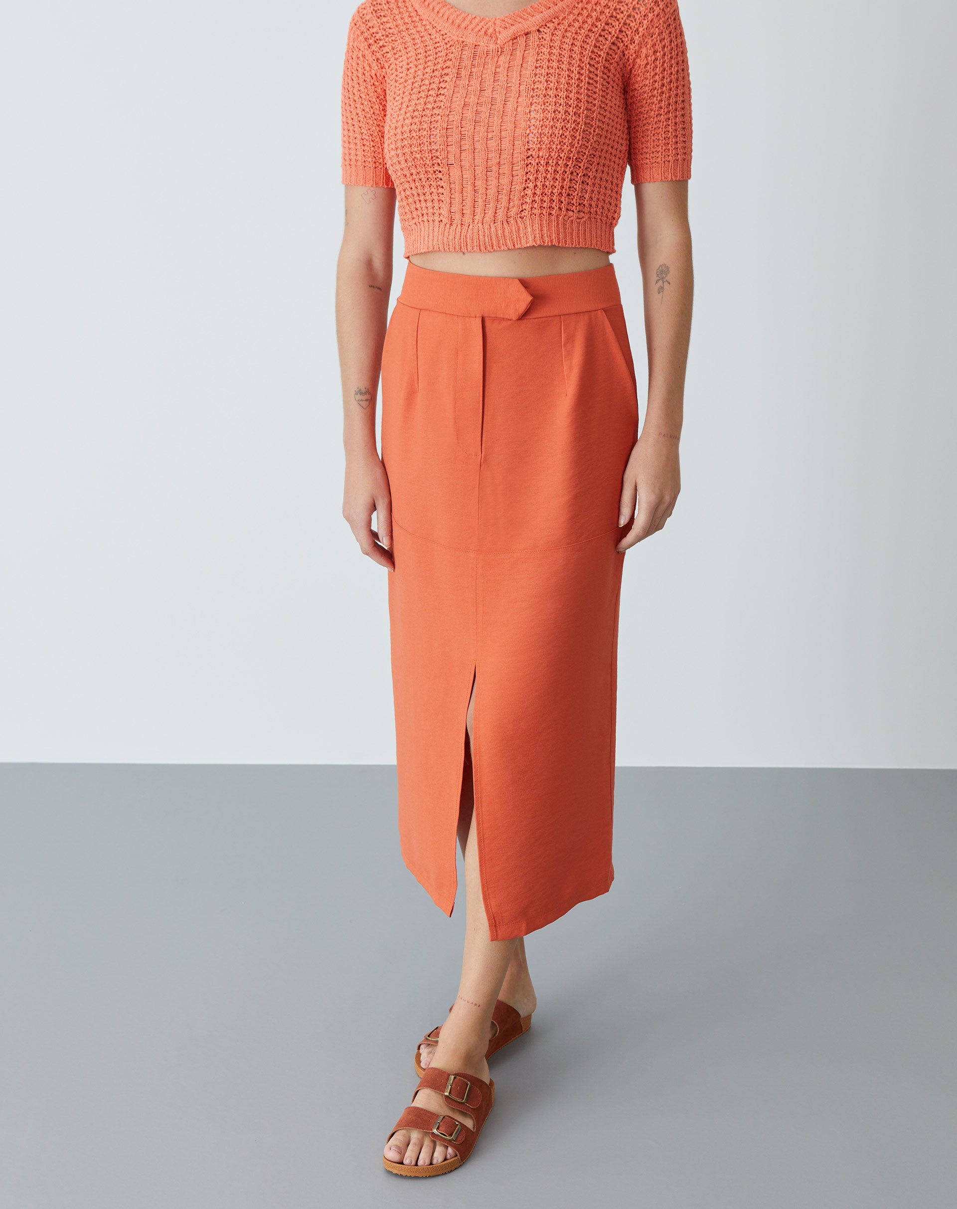 SAIA MIDI COM FENDA FRONTAL ALFAIATARIA - TERRACOTA