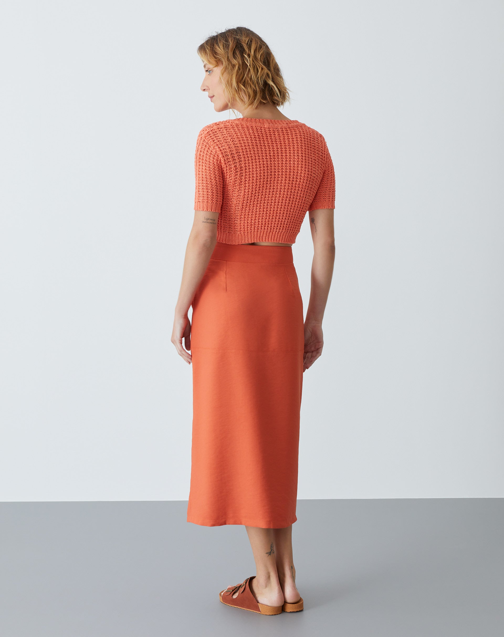 SAIA MIDI COM FENDA FRONTAL ALFAIATARIA - TERRACOTA