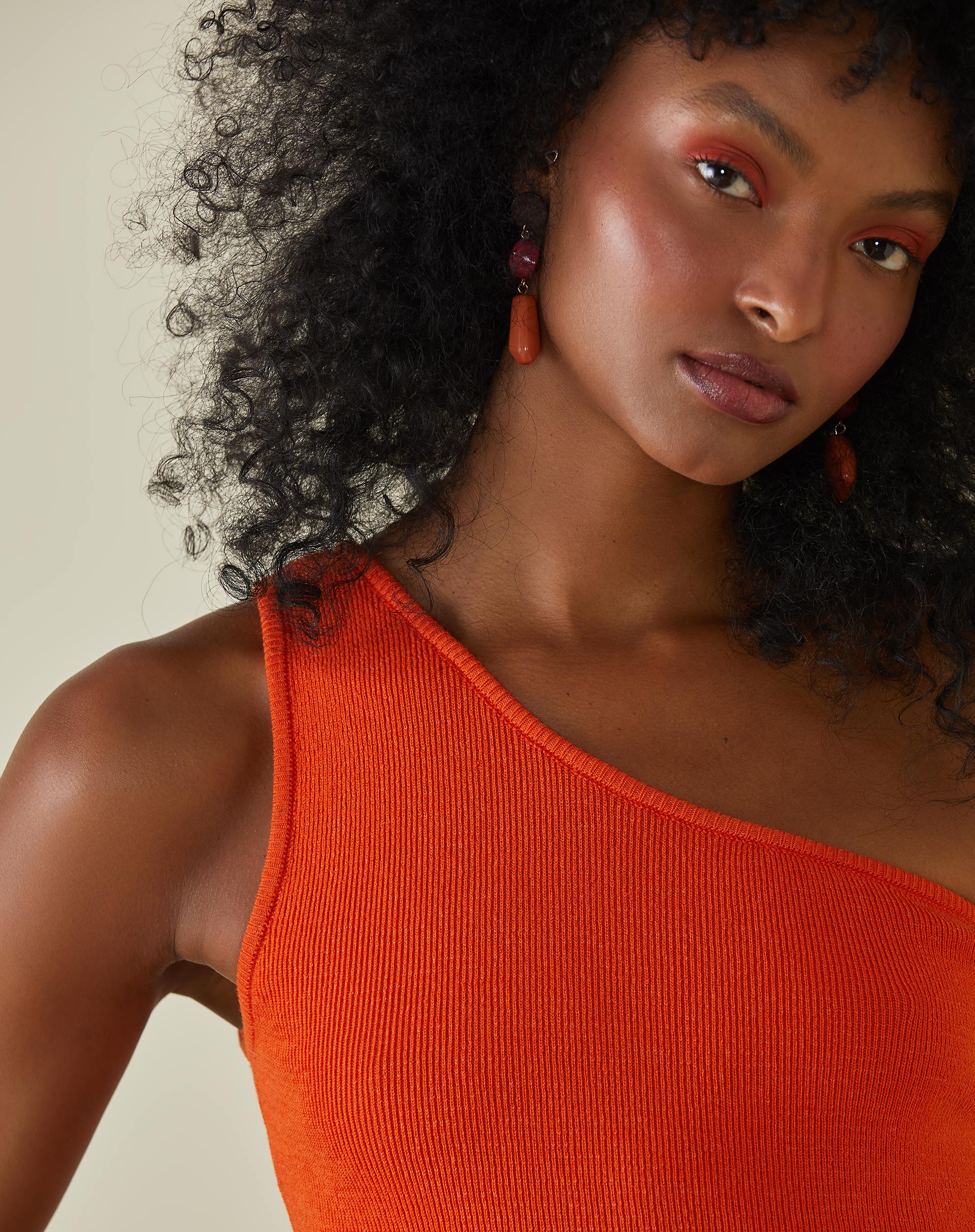 BLUSA TRICOT DE UM OMBRO SÓ - LARANJA