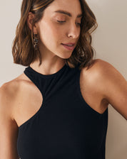 BLUSA CROPPED COM RECORTE ARREDONDADO  - PRETO